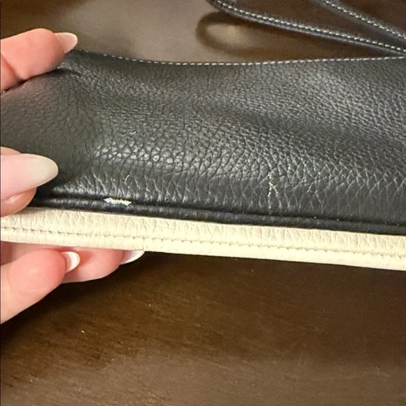 Coach Two-Tone Black and Cream Wristlet wallet - Picture 5 of 9